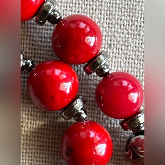 24 inch Coral and Wood bead necklace NWOT - Picture 5 of 11